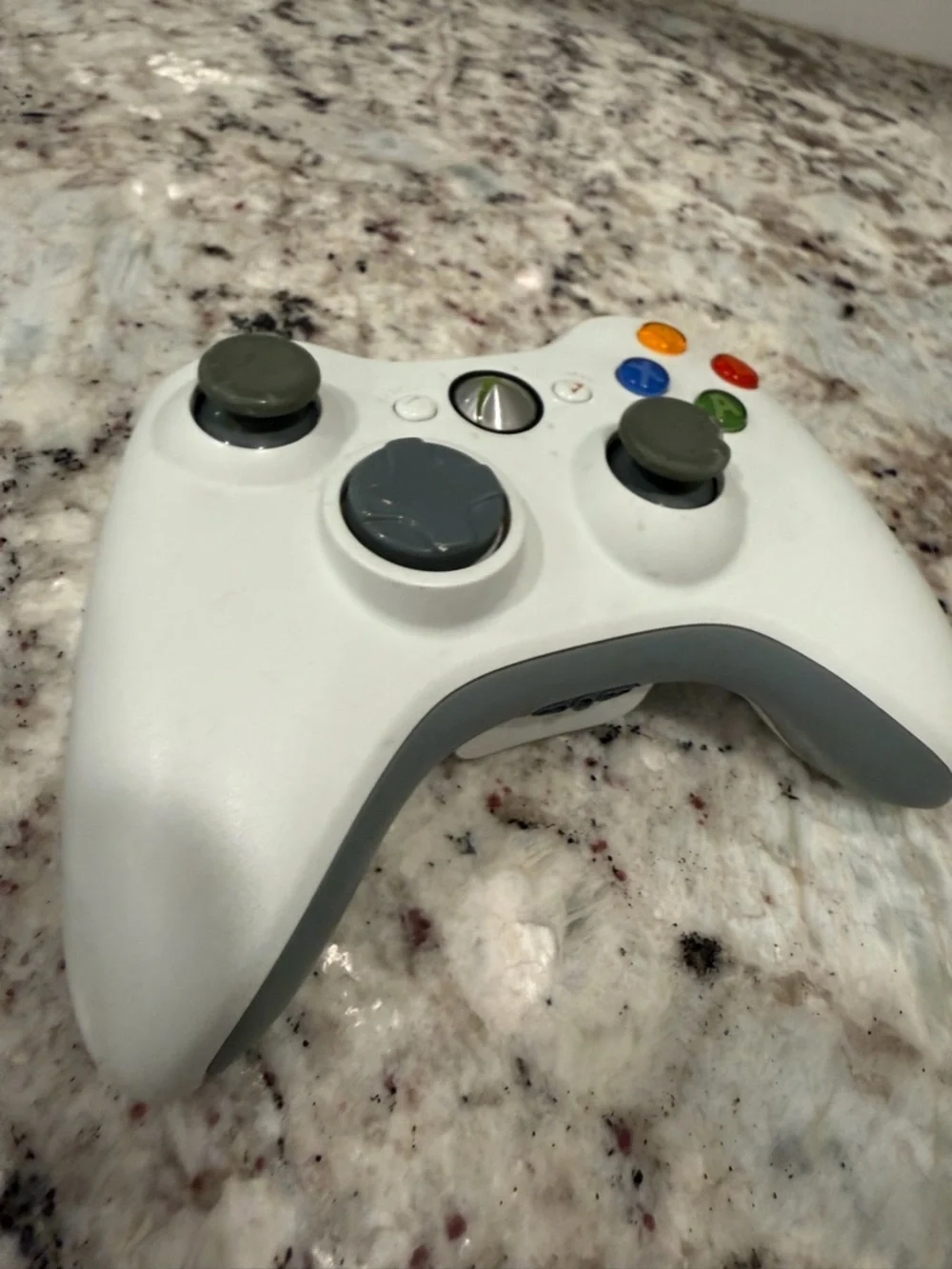 Microsoft White Wireless Xbox Controller with Multicolored Face Buttons
